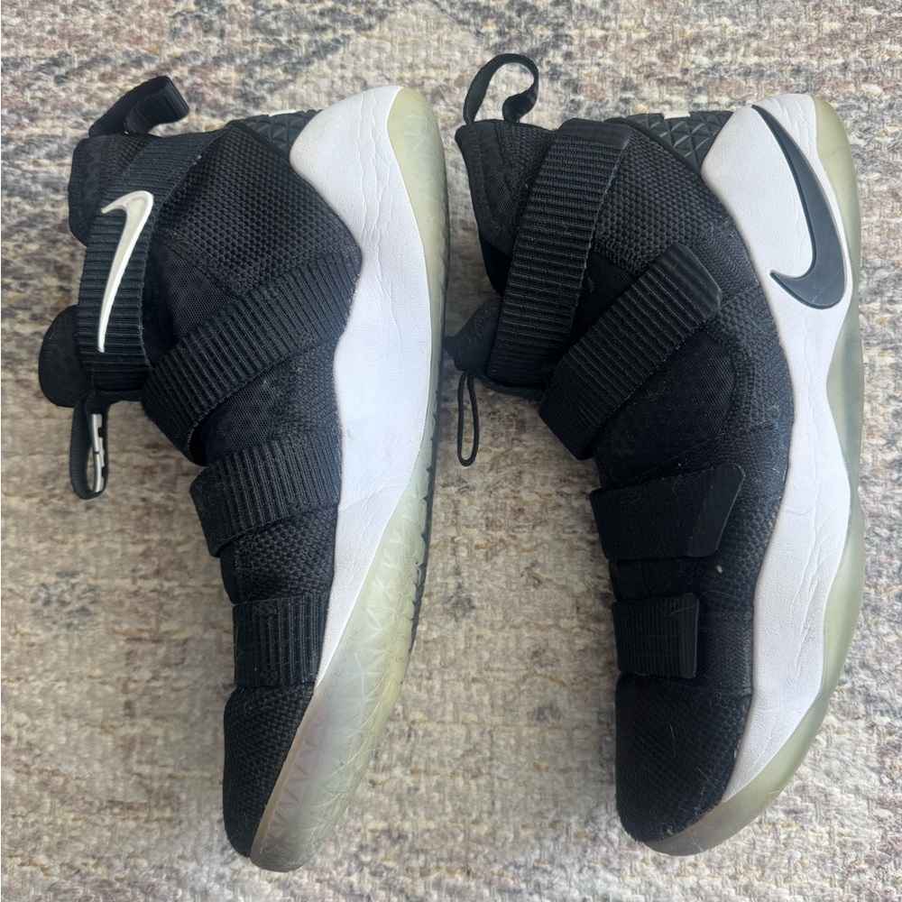 Nike LeBron soldier 11s